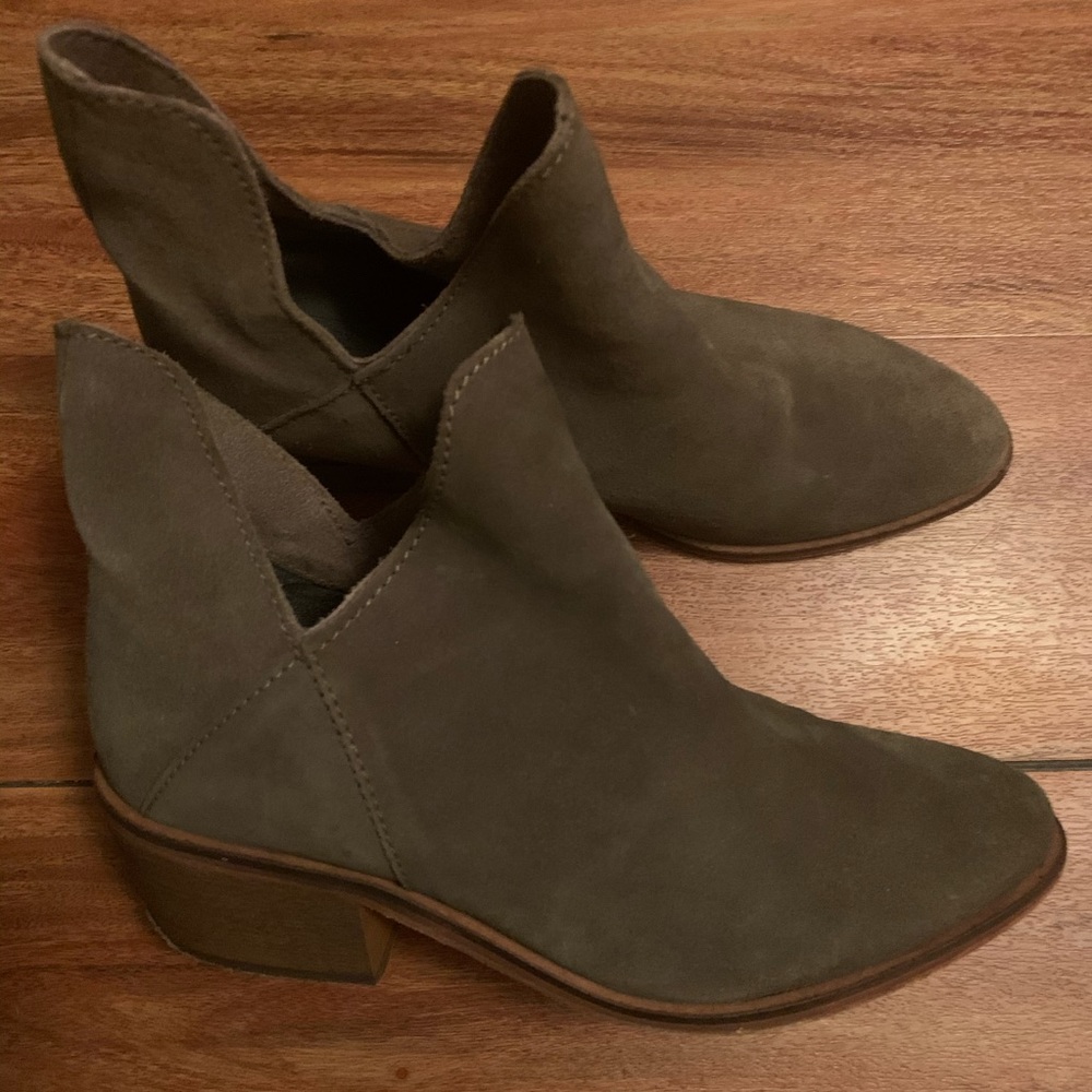 🆕❤️Zara Suede Booties